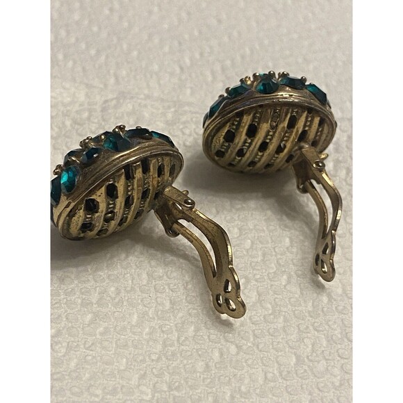 Vintage Emerald Green Sparkling Clip-on Earrings Rhinestones Gold-tone Clusters - Picture 6 of 12